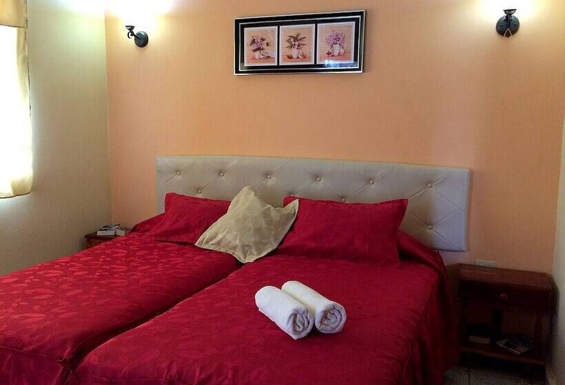 پانسیون Hostal D'sara