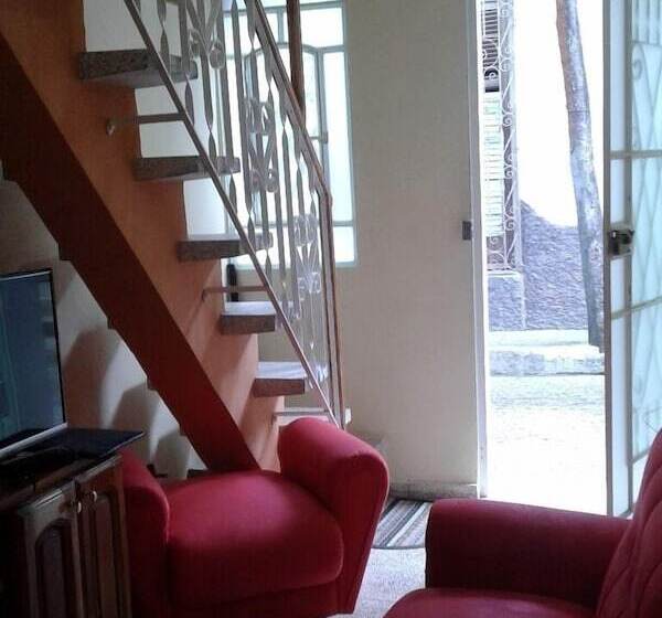 پانسیون Hostal D'sara