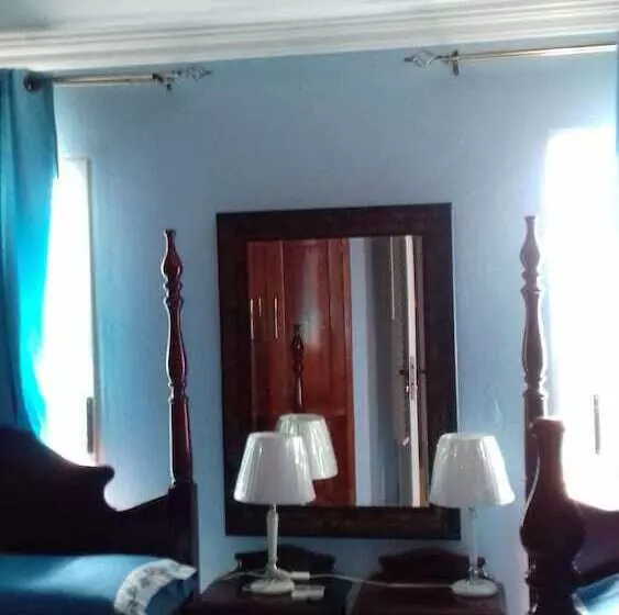 ペンション Hostal Marlenis Y Ernesto