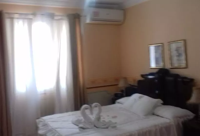 ペンション Hostal Marlenis Y Ernesto