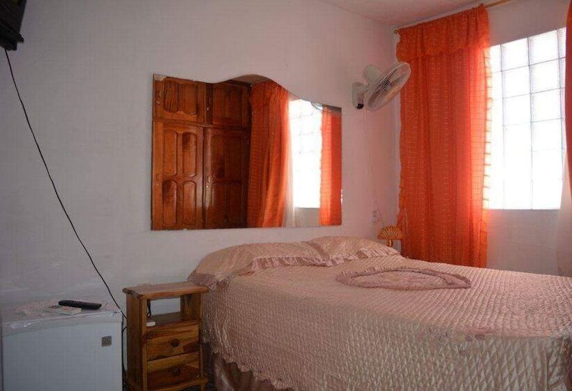 پانسیون Casa Hostal Pink House