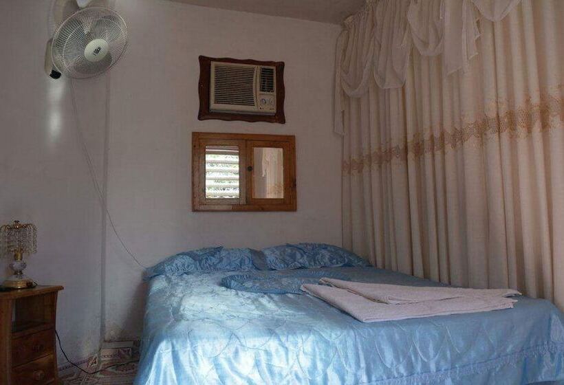 پانسیون Casa Hostal Pink House