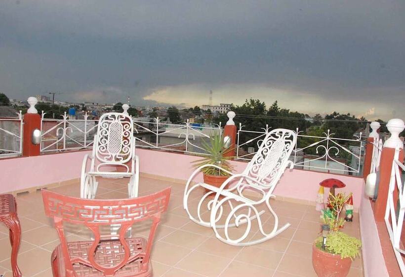 پانسیون Casa Hostal Pink House