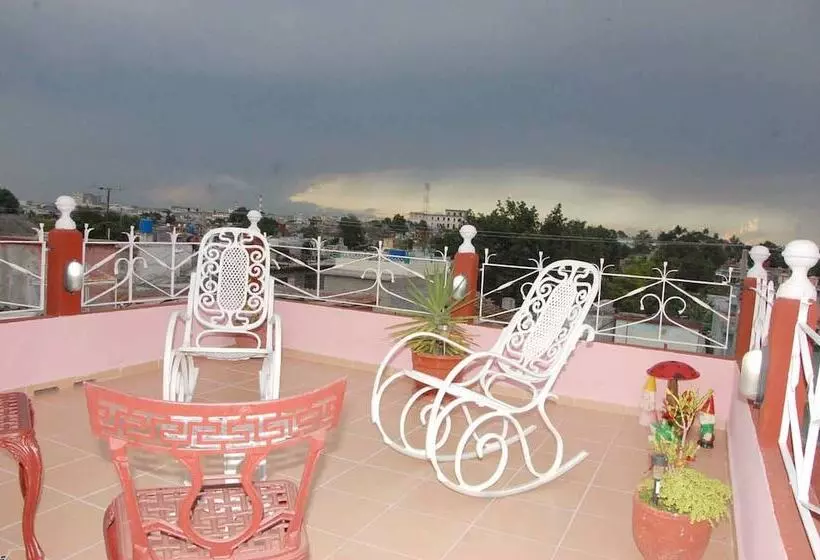 پانسیون Casa Hostal Pink House
