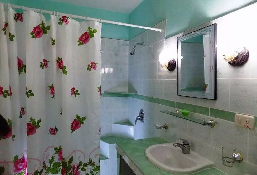 ペンション Hostal Vista Al Mejunje