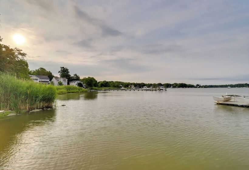 Pet Friendly Annapolis Home: Walk To Beach!