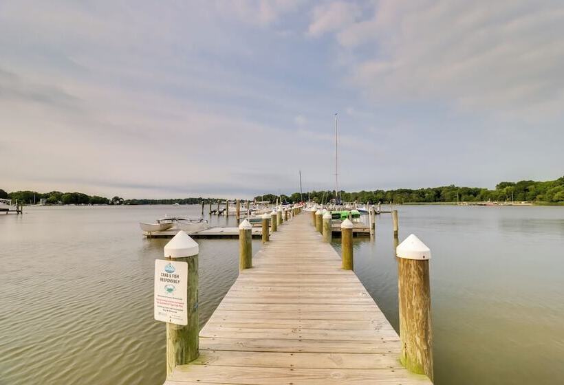 Pet Friendly Annapolis Home: Walk To Beach!