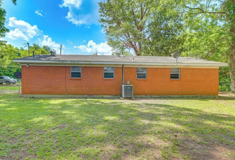 Pet Friendly Brent Home W/ Spacious & Fenced Yard!