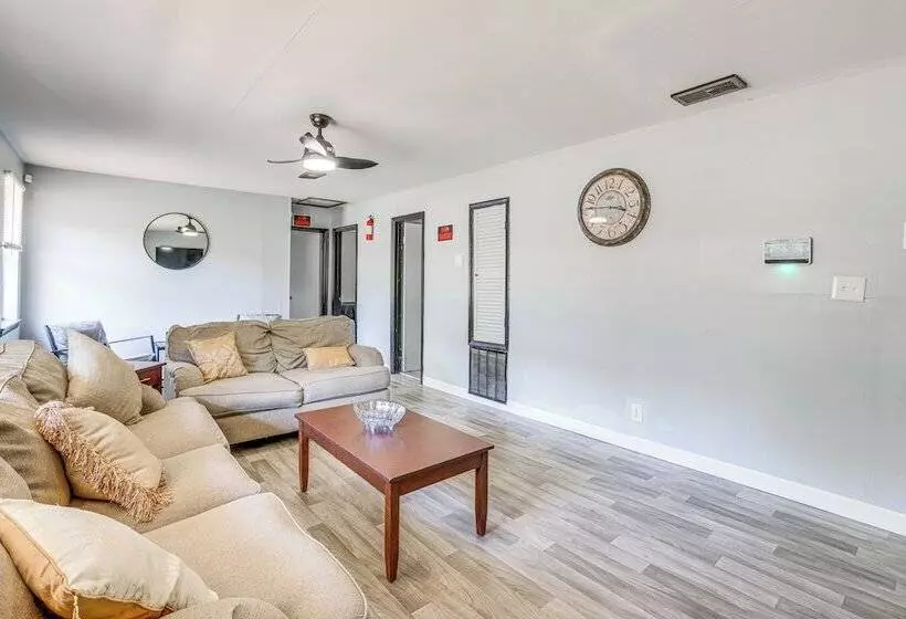 Pet Friendly Brent Home W/ Spacious & Fenced Yard!