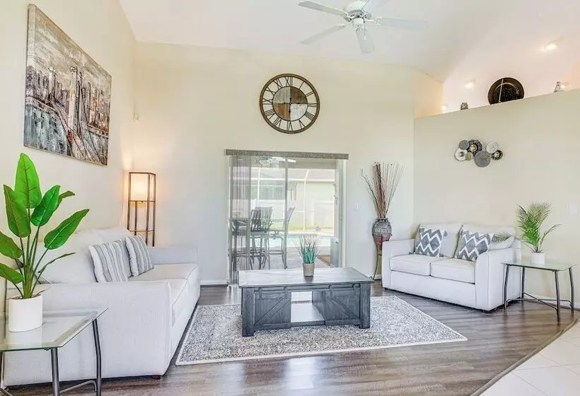 3 Mi To Beach: Gem W/ Pool In Cape Coral!