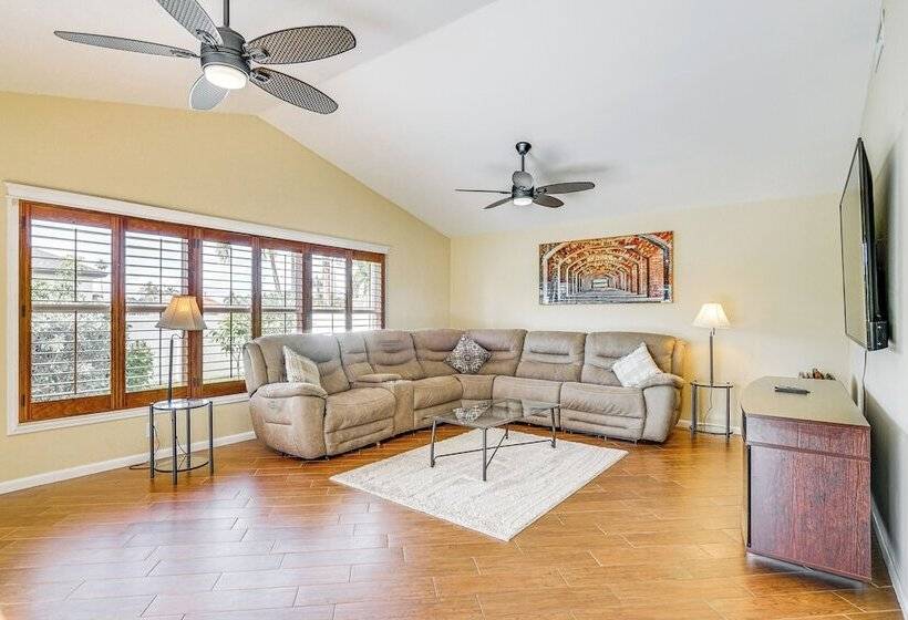 3 Mi To Beach: Gem W/ Pool In Cape Coral!