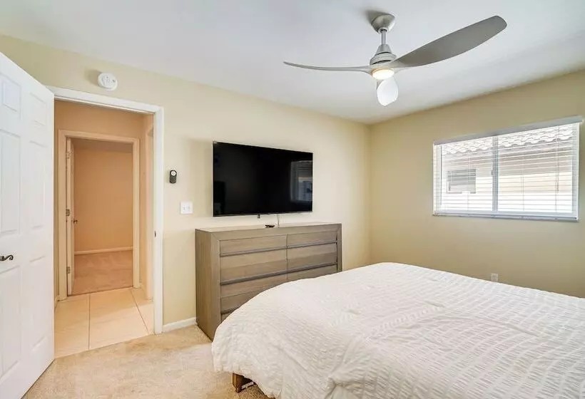 3 Mi To Beach: Gem W/ Pool In Cape Coral!