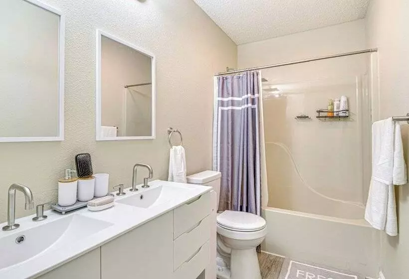 Westfield Home W/ Furnished Patio: 2 Mi To Park St