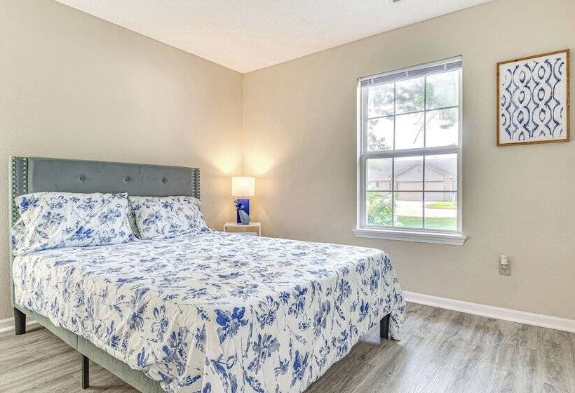 Westfield Home W/ Furnished Patio: 2 Mi To Park St