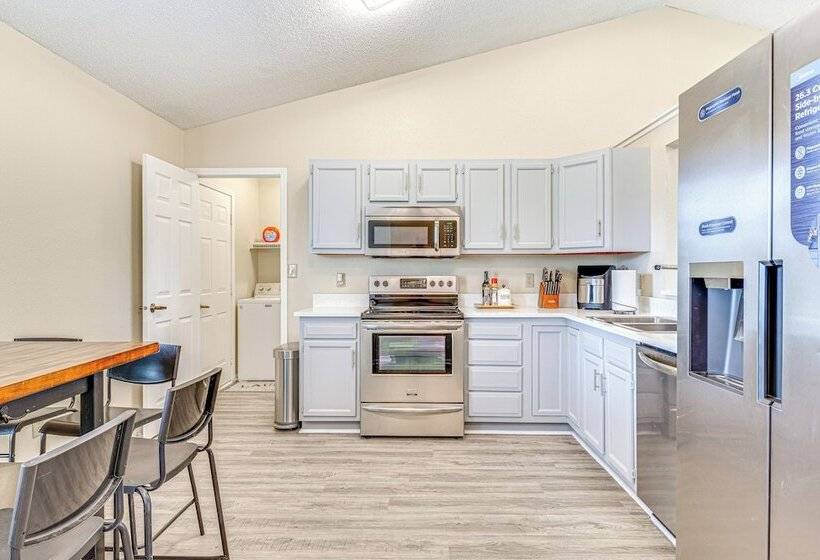 Westfield Home W/ Furnished Patio: 2 Mi To Park St