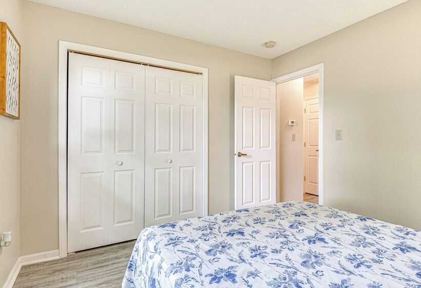 Westfield Home W/ Furnished Patio: 2 Mi To Park St