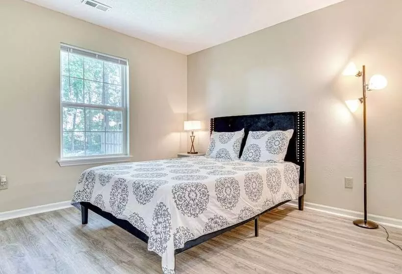 Westfield Home W/ Furnished Patio: 2 Mi To Park St