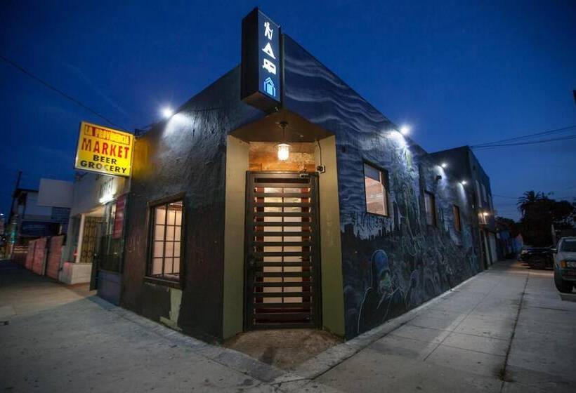 فندق صغير Podshare East Hollywood