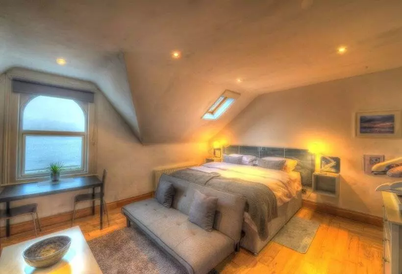 Bed and Breakfast 30seacliff