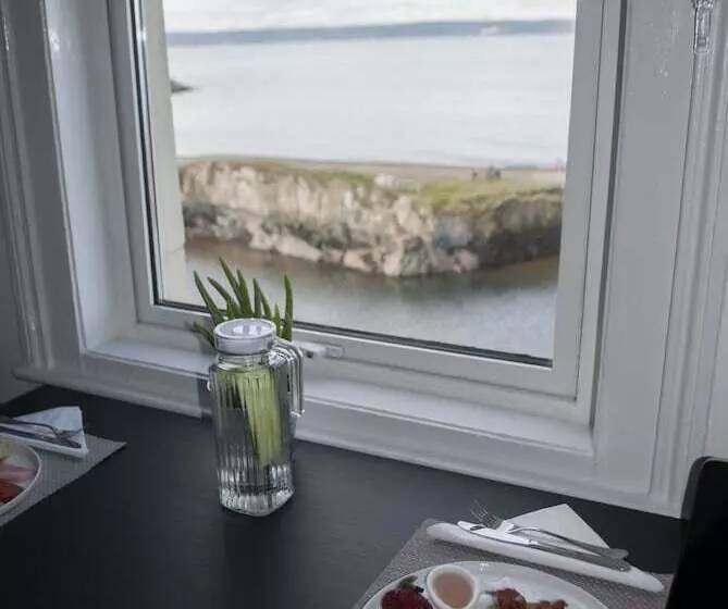 Bed and Breakfast 30seacliff