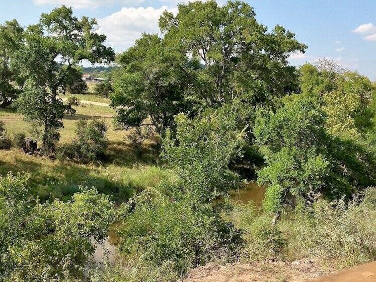 Bed and Breakfast City On A Hill At Spring Creek