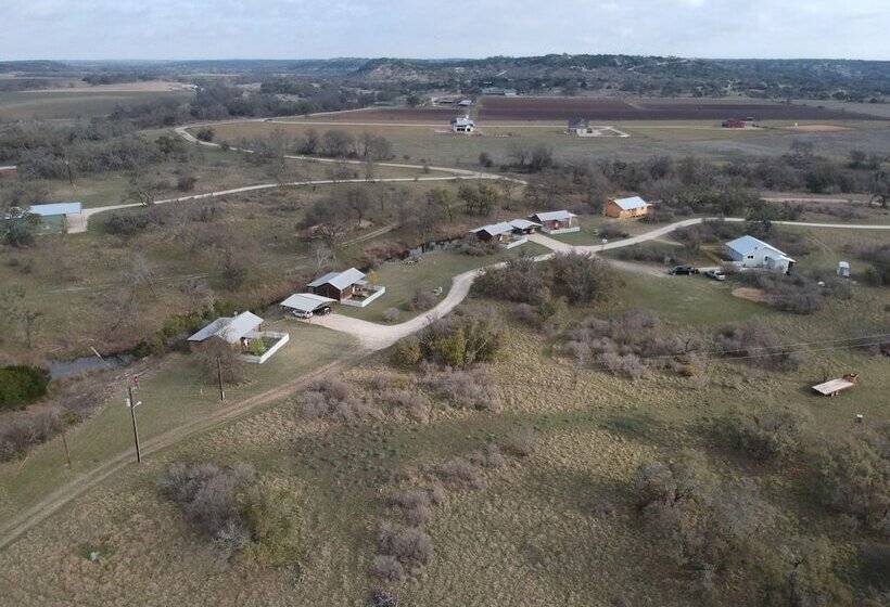 Bed and Breakfast City On A Hill At Spring Creek