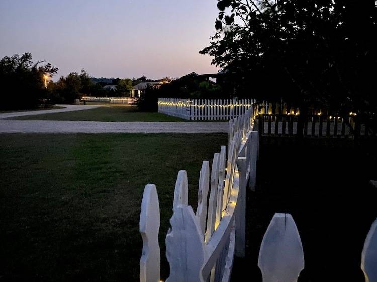 Bed and Breakfast City On A Hill At Spring Creek