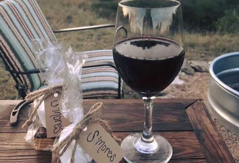 Bed and Breakfast City On A Hill At Spring Creek