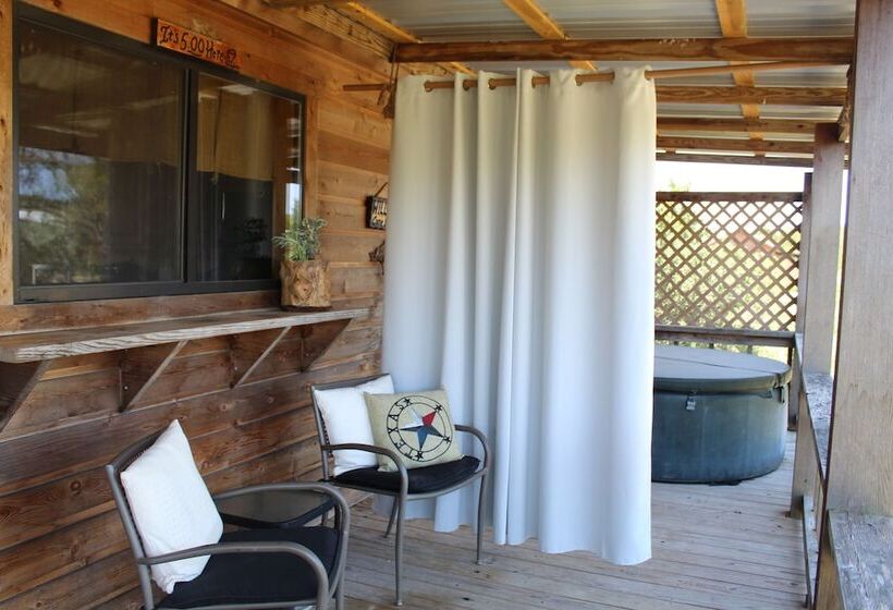 Bed and Breakfast City On A Hill At Spring Creek