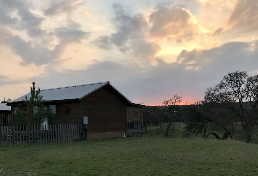 Bed and Breakfast City On A Hill At Spring Creek