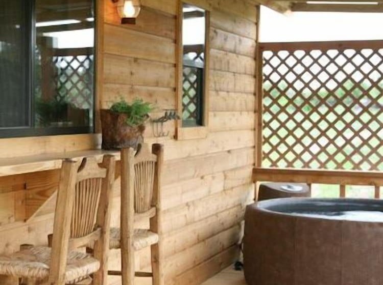 Bed and Breakfast City On A Hill At Spring Creek