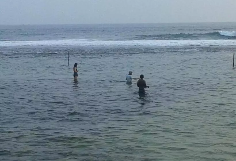 ベッドアンドブレックファースト Sunset Surfing Beach Resort