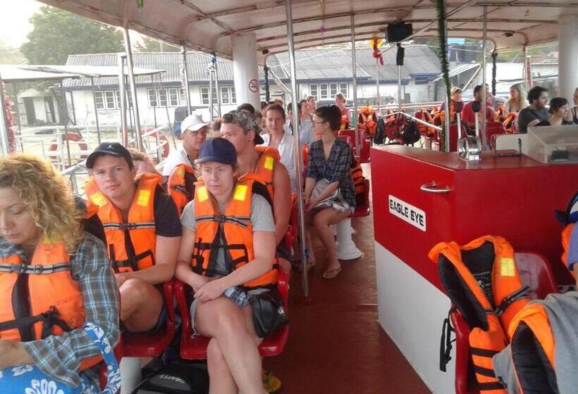 Bed and Breakfast Sunset Surfing Beach Resort