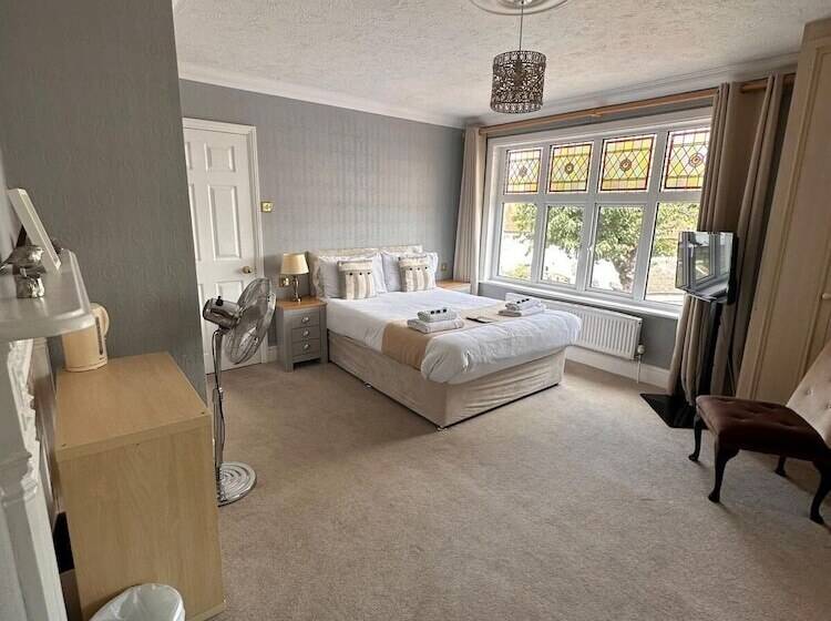 צימר The Six Bells