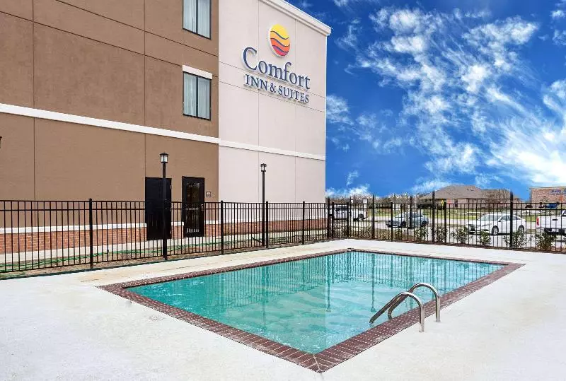 Hotelli Comfort Inn & Suites Zachary