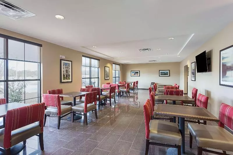 Hotelli Comfort Inn & Suites Zachary
