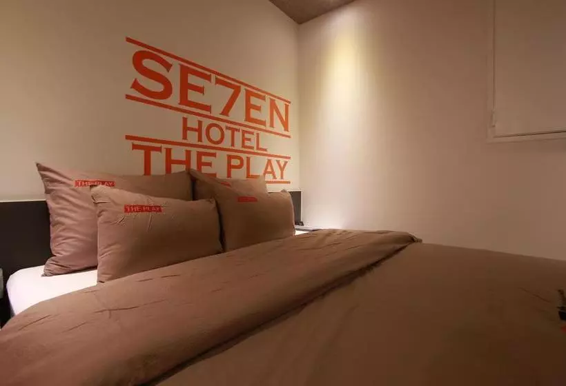 モーテル 7th Street  The Play