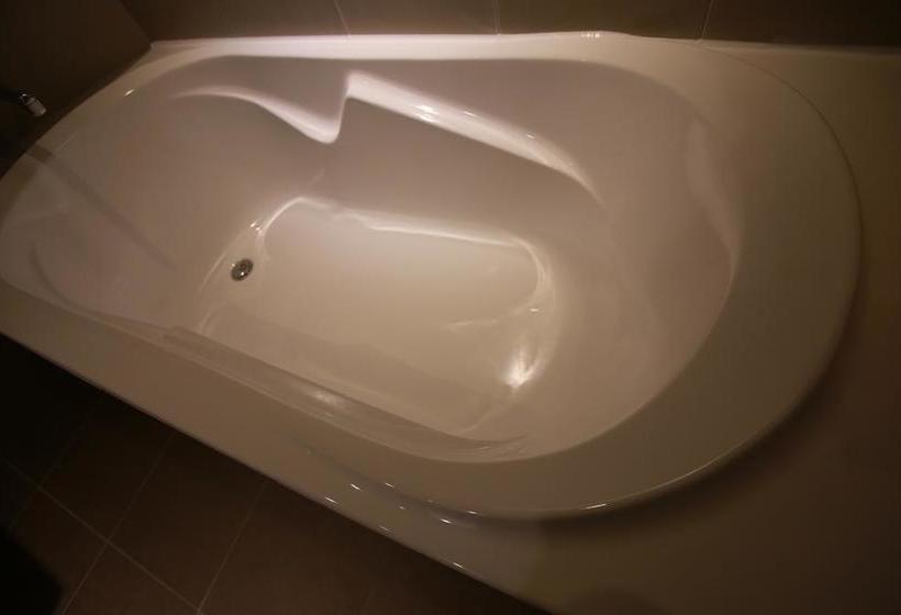 Motel 7th Street  The Play