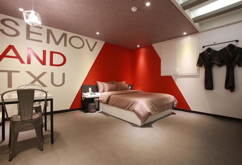 Motel 7th Street  The Play