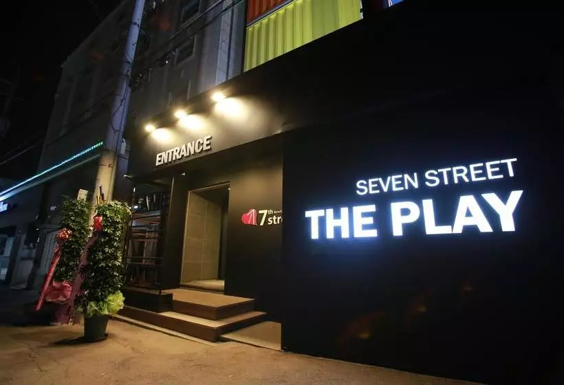 モーテル 7th Street  The Play