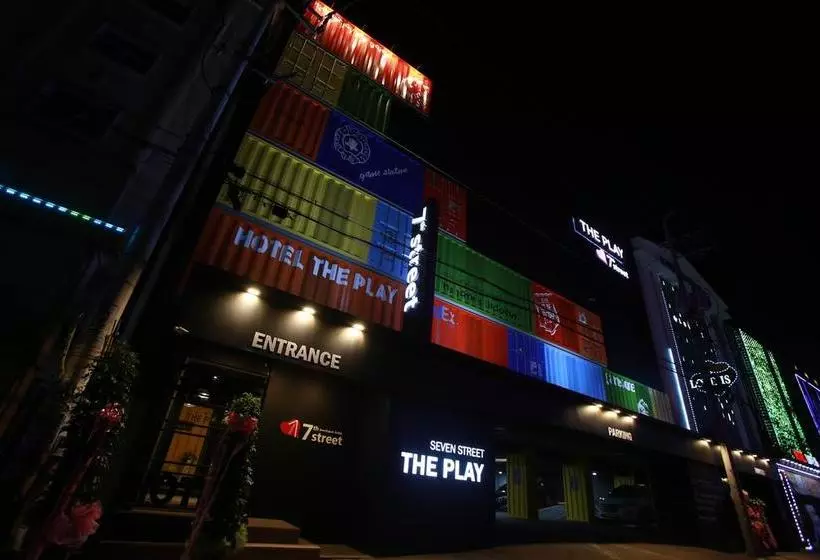 モーテル 7th Street  The Play
