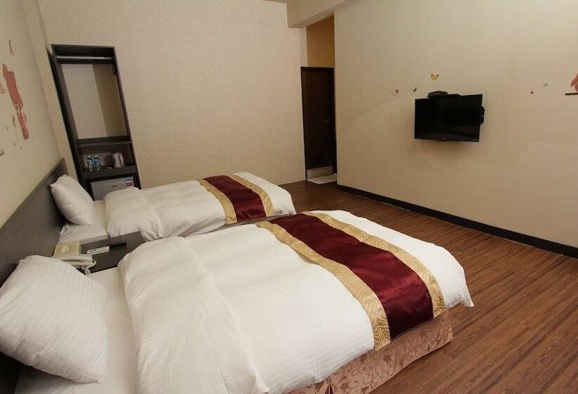 تختخواب و صبحانه Sanyi Sakura Resort