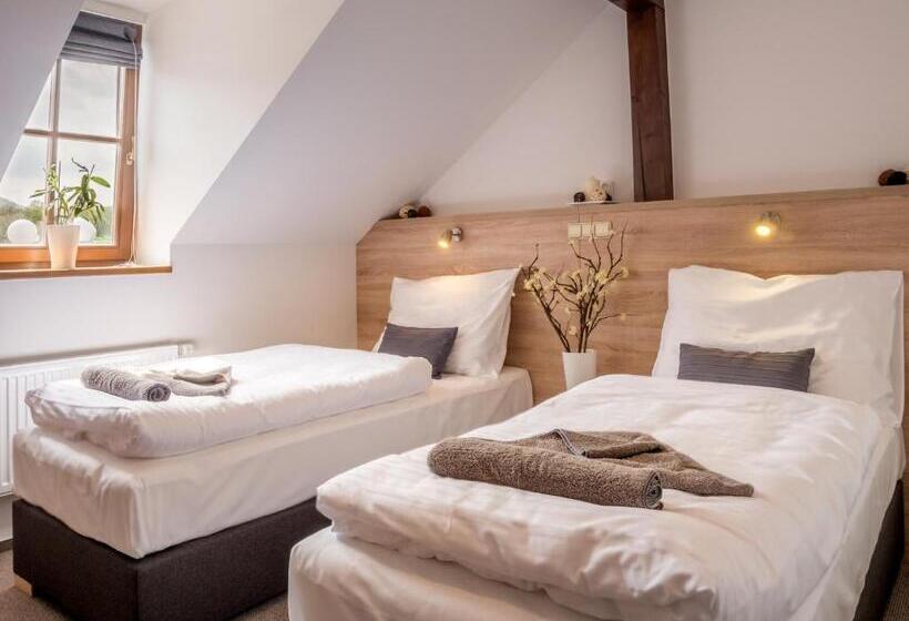 فندق Club Apartments