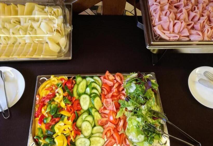 فندق Club Apartments