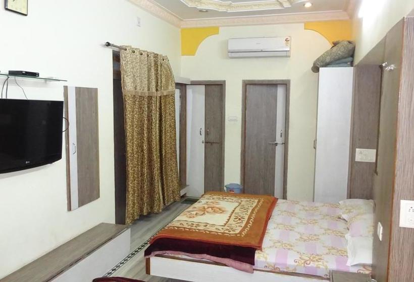 ホテル Spot On 61151 Madhuvan