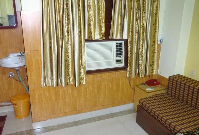 ホテル Spot On 61151 Madhuvan