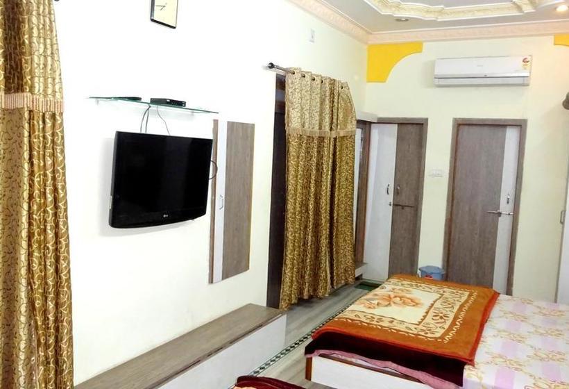 ホテル Spot On 61151 Madhuvan