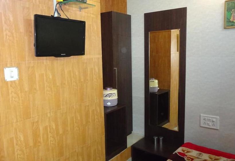 ホテル Spot On 61151 Madhuvan