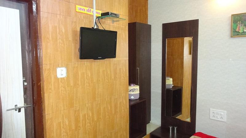 ホテル Spot On 61151 Madhuvan