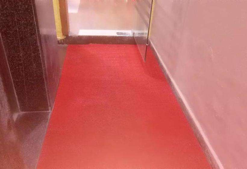 ホテル Paras Residency